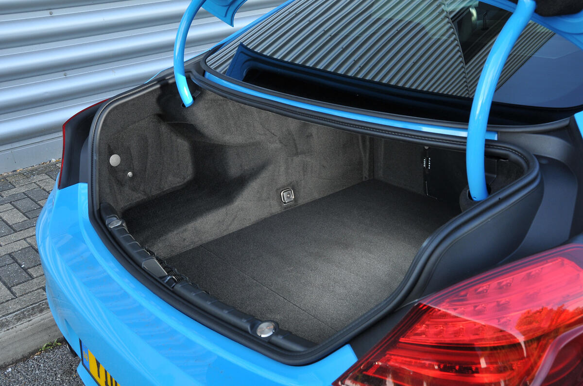 BMW M6 boot space