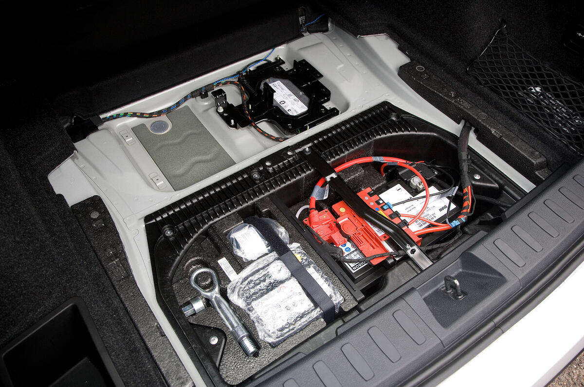 BMW X1 battery and toolkit