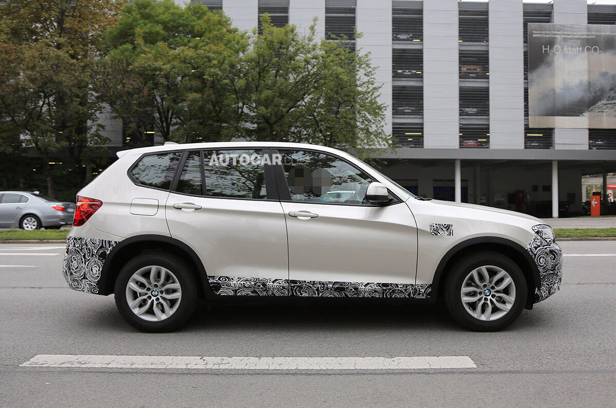 BMW X3 facelift spotted - first pictures