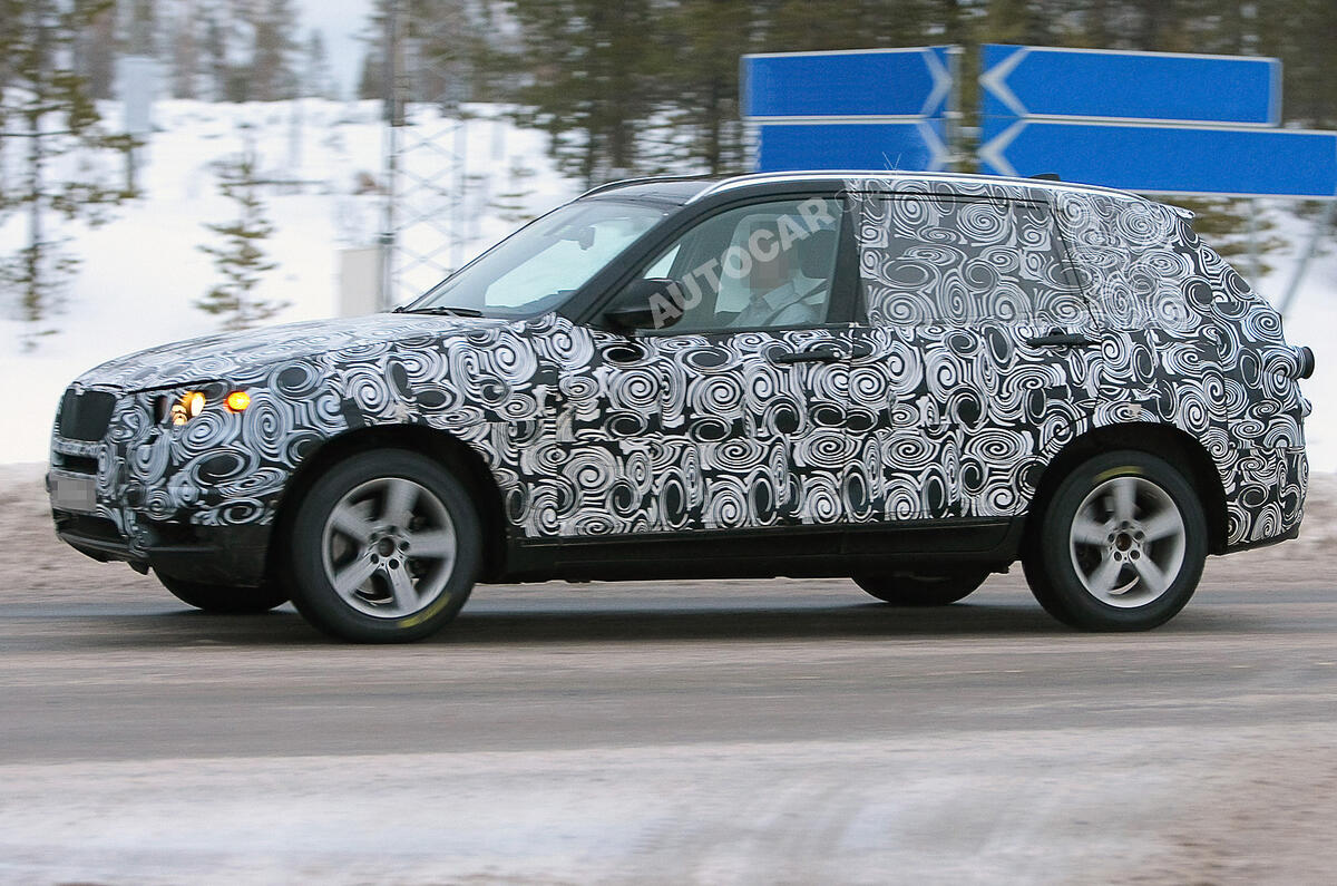 New BMW X3: first pics
