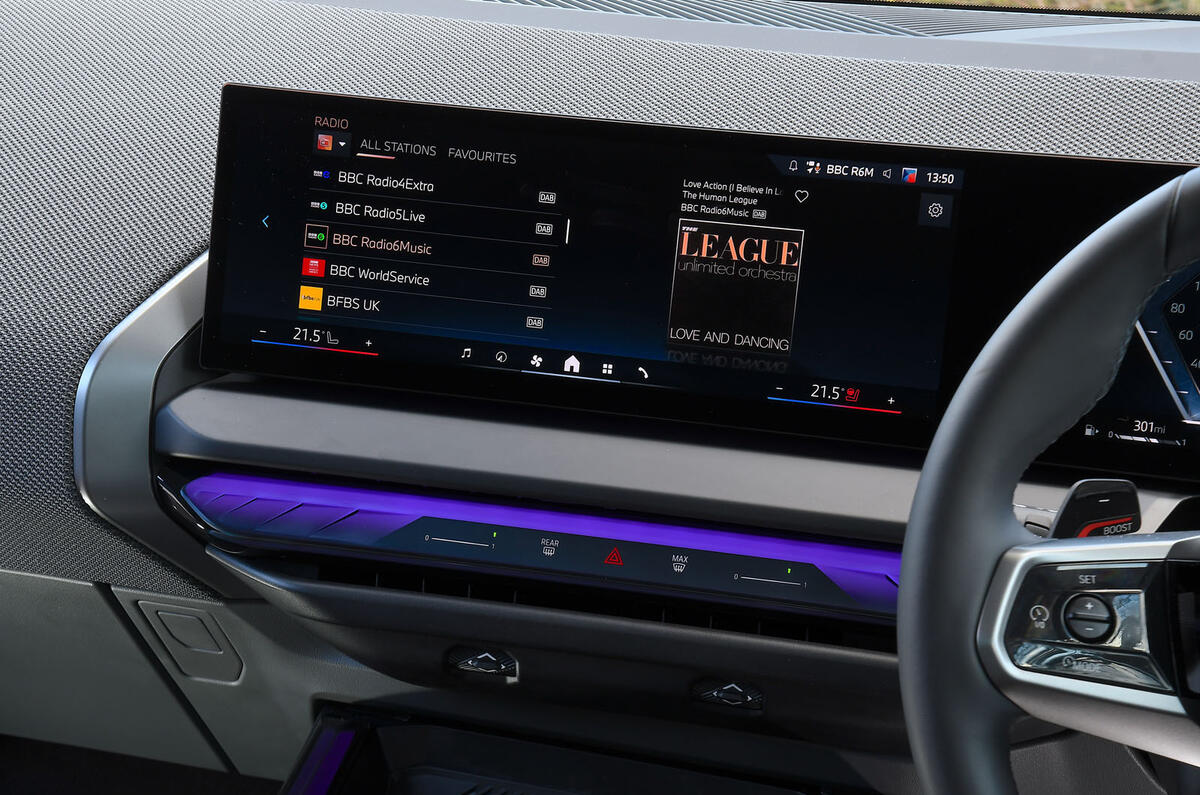 BMW X320 2024 Review infotainment 6989