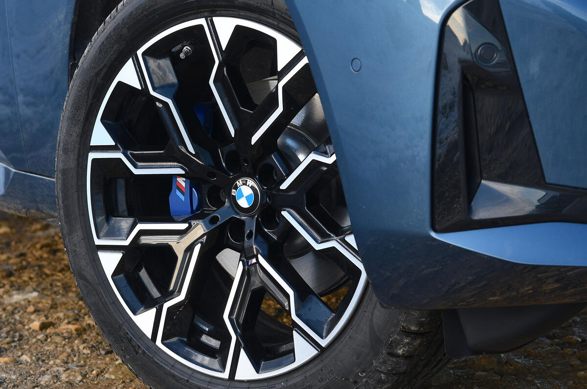 BMW X320 2024 Review wheel 6974