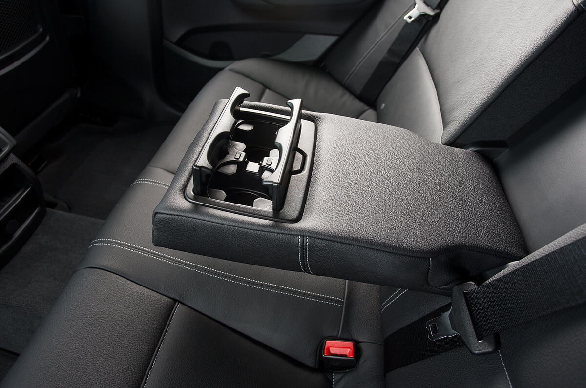 BMW X4 rear cupholders