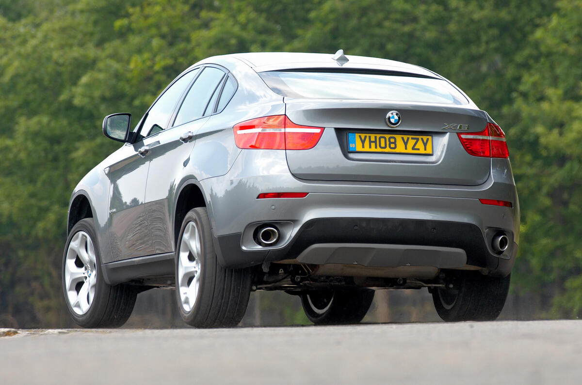 BMW X6 rear cornering