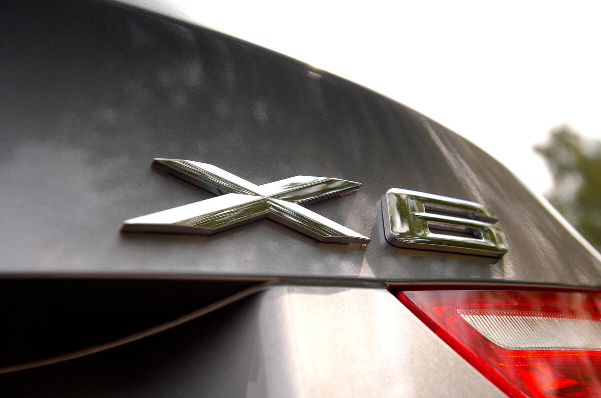 BMW X6 badging
