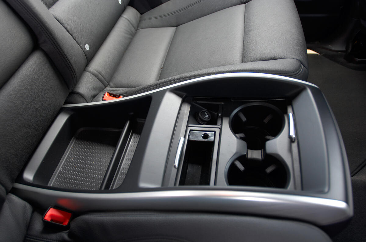 BMW X6 rear cupholders