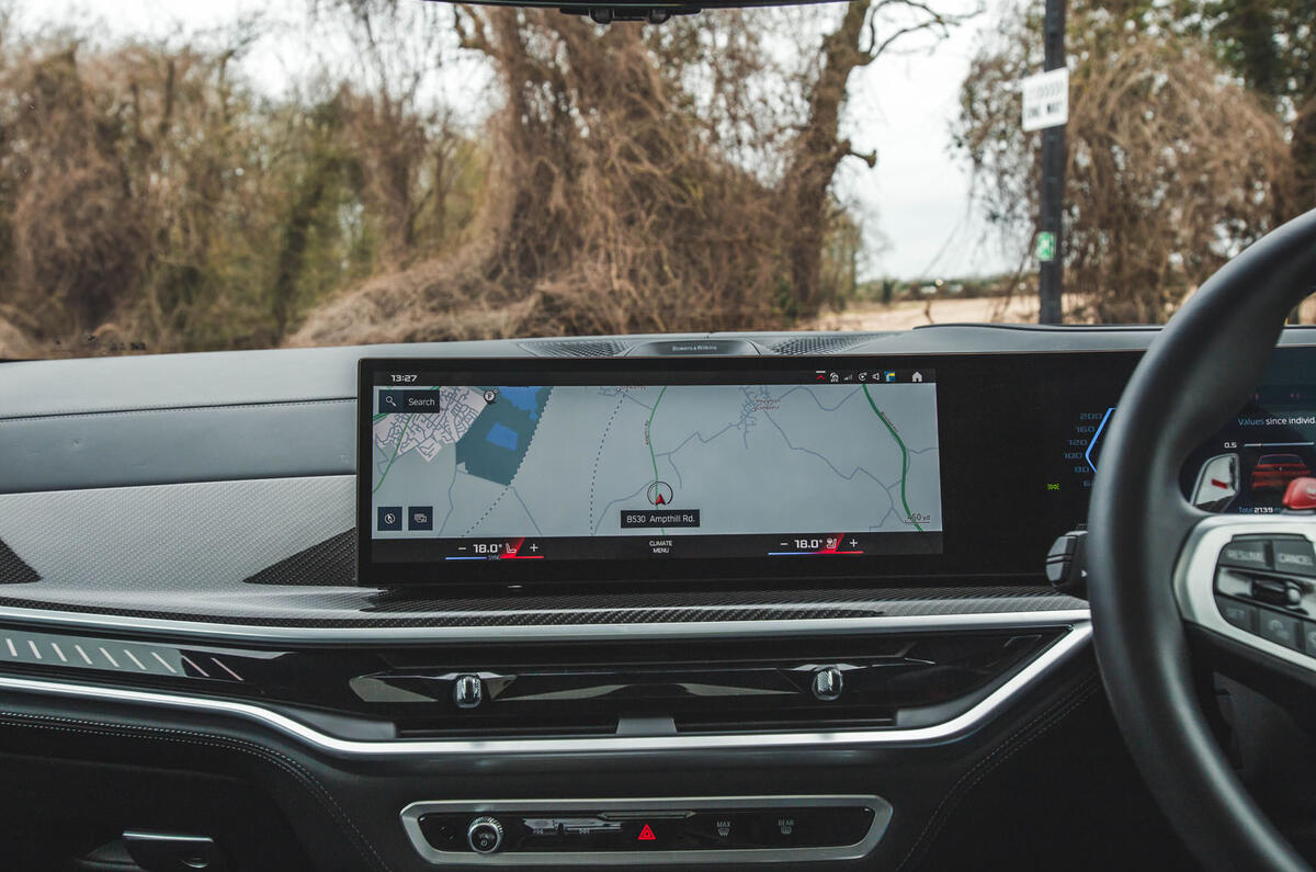 bmw x6m review 2024 15 infotainment maps