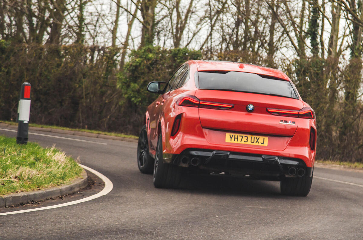 bmw x6m review 2024 22 rear cornering