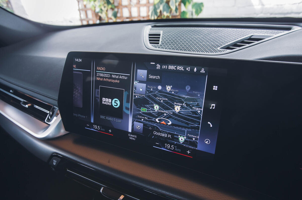 BMW iX1 touchscreen