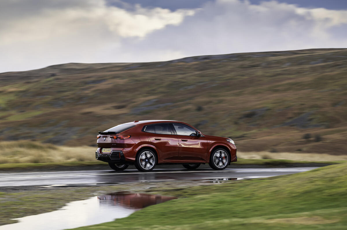 BMW iX2 side 2 BMW iX2 side 2