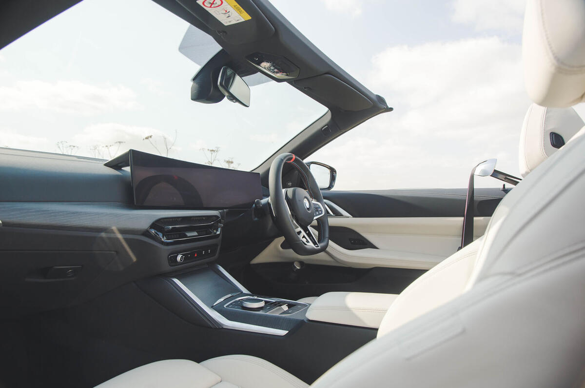 BMW M440i Cabriolet in blue   dashboard BMW M440i Cabriolet in blue   dashboard