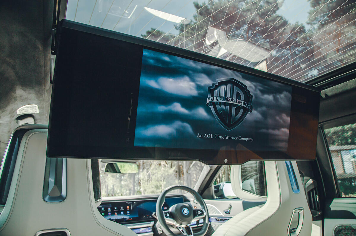 BMW M760e TV BMW M760e TV