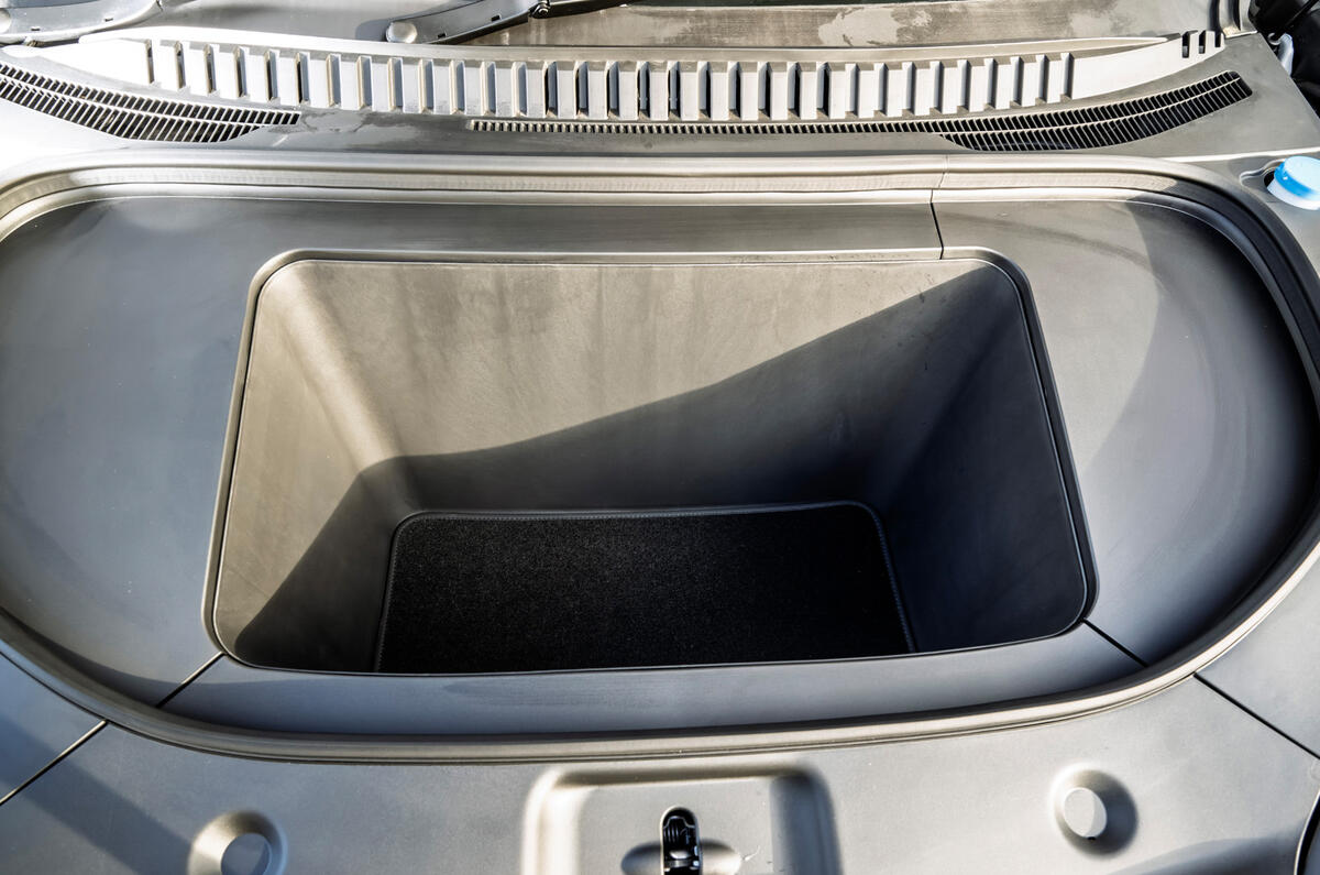 BMW sealion 7 frunk BMW sealion 7 frunk