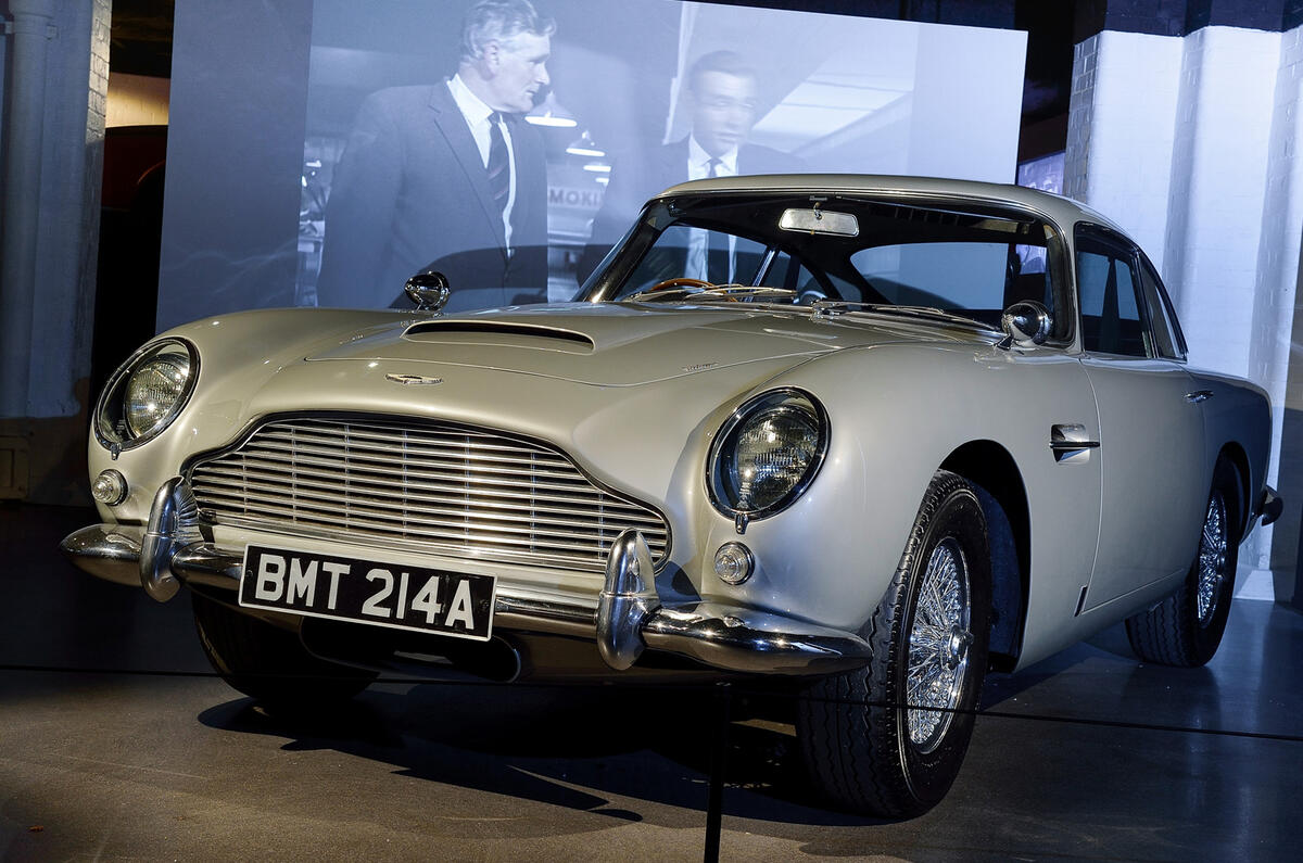 Bond in Motion - picture special