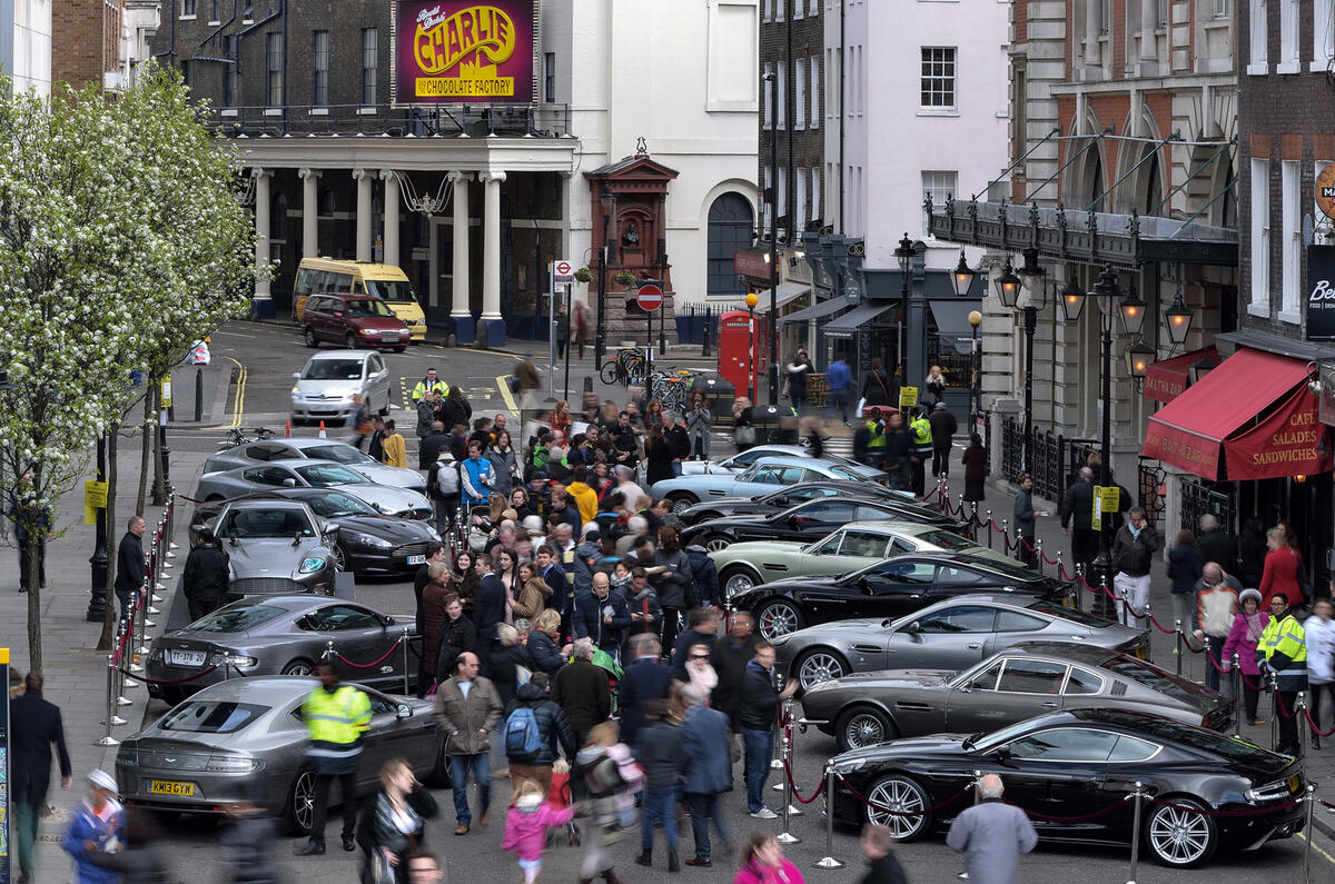 Bond in Motion - picture special