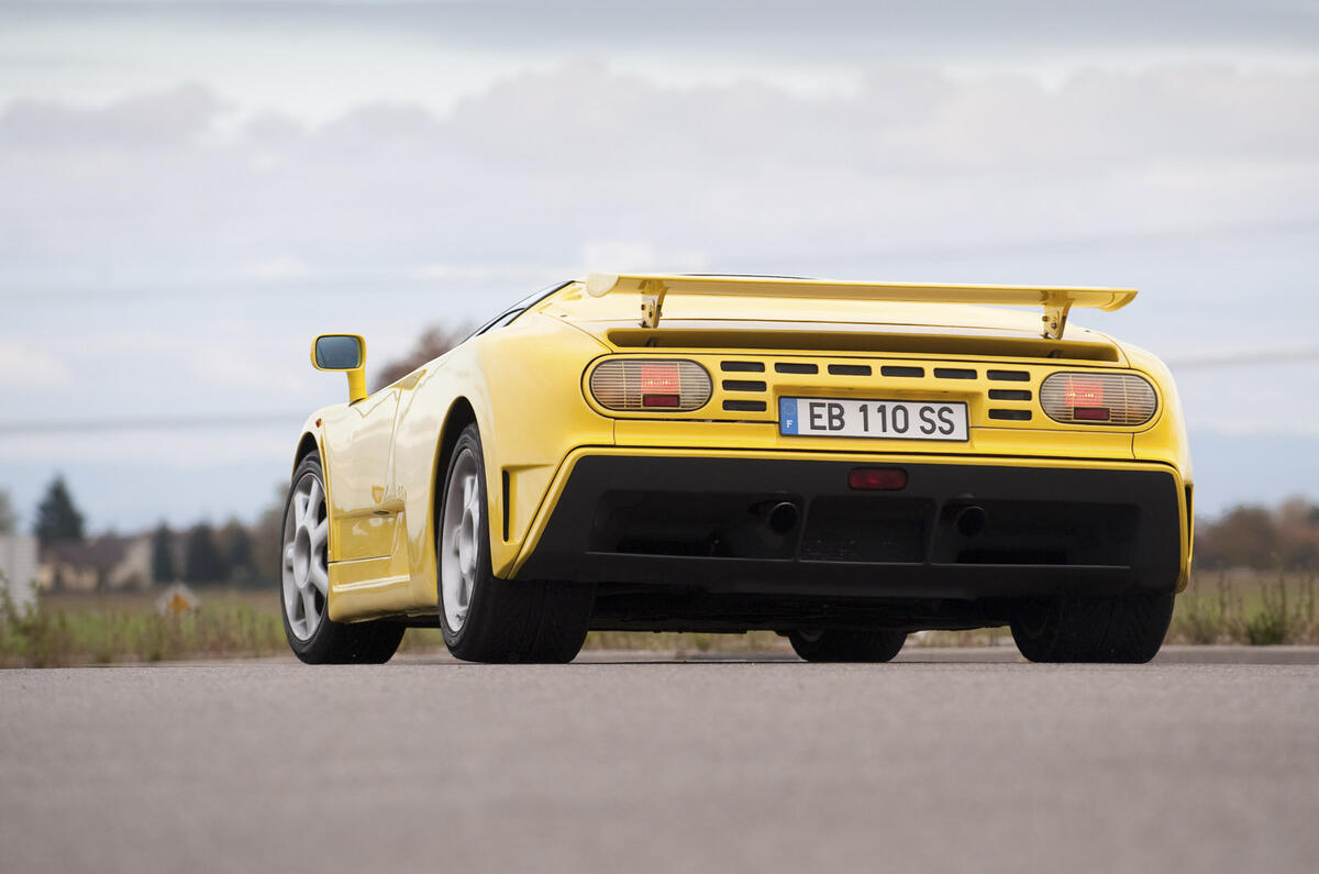 Bugatti Veyron vs Bugatti EB110