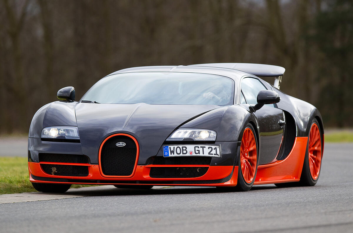 Power quickly overwhelms the tyres if the road is damp Bugatti Veyron Super Sport