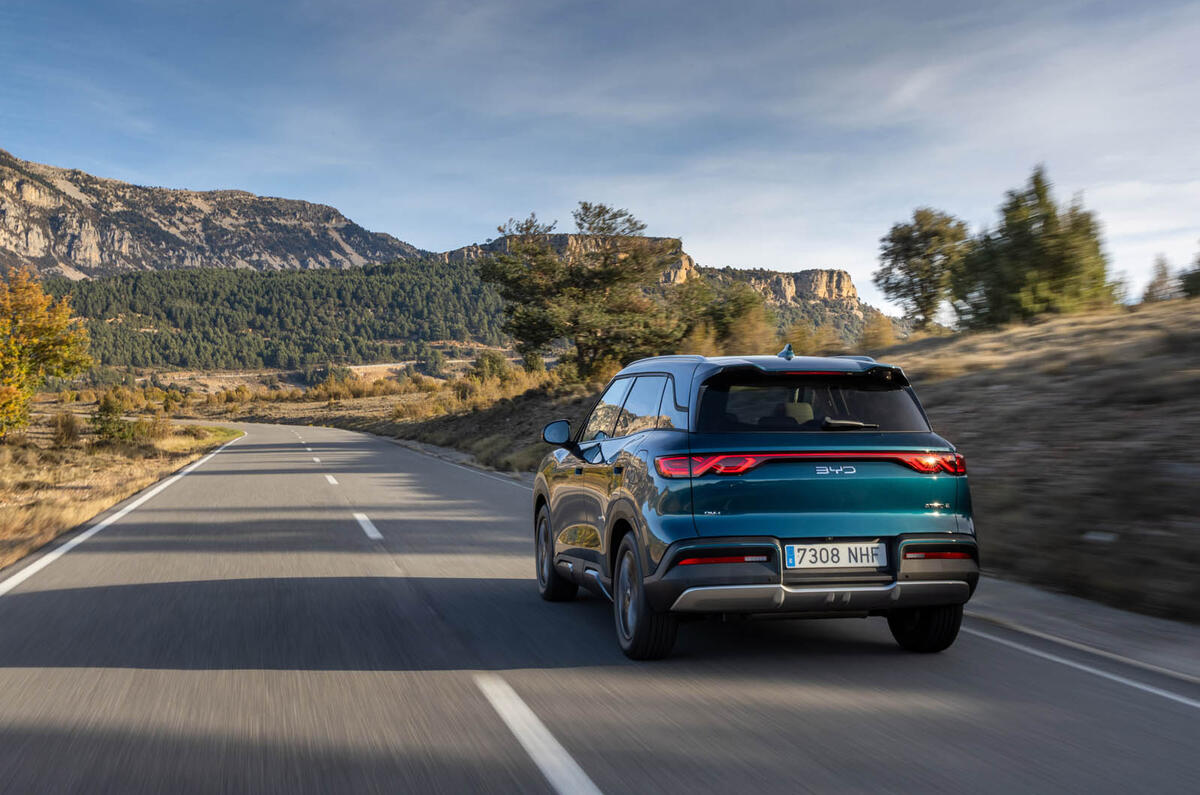 BYD Atto 2 DM i review 2025 003