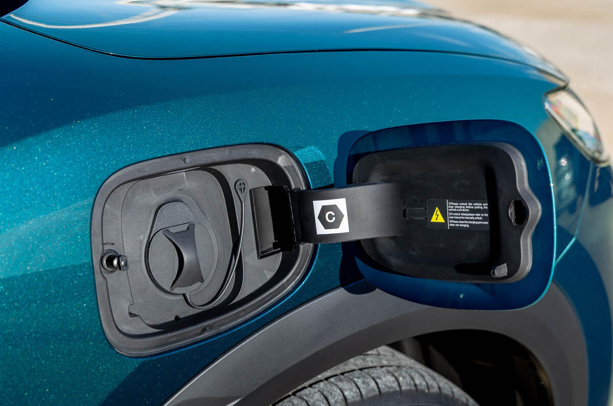 BYD Atto 2 DM i review 2025 006