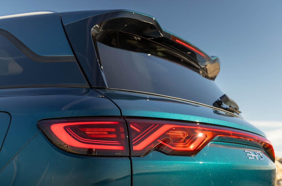 BYD Atto 2 DM i review 2025 008