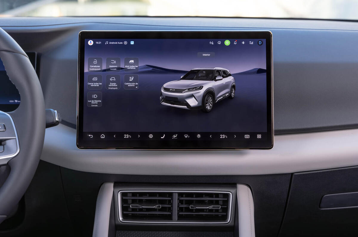 BYD Atto 2 DM i review 2025 015