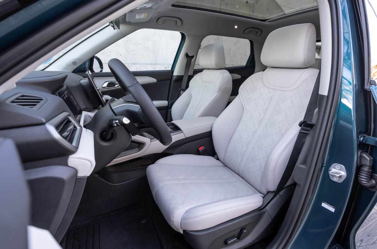 BYD Atto 2 DM i review 2025 017