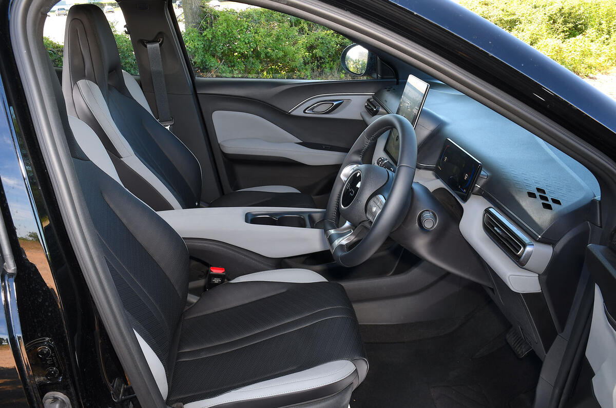 BYD Dolphin Surf RT 2025 Review 25 sièges avant 0099