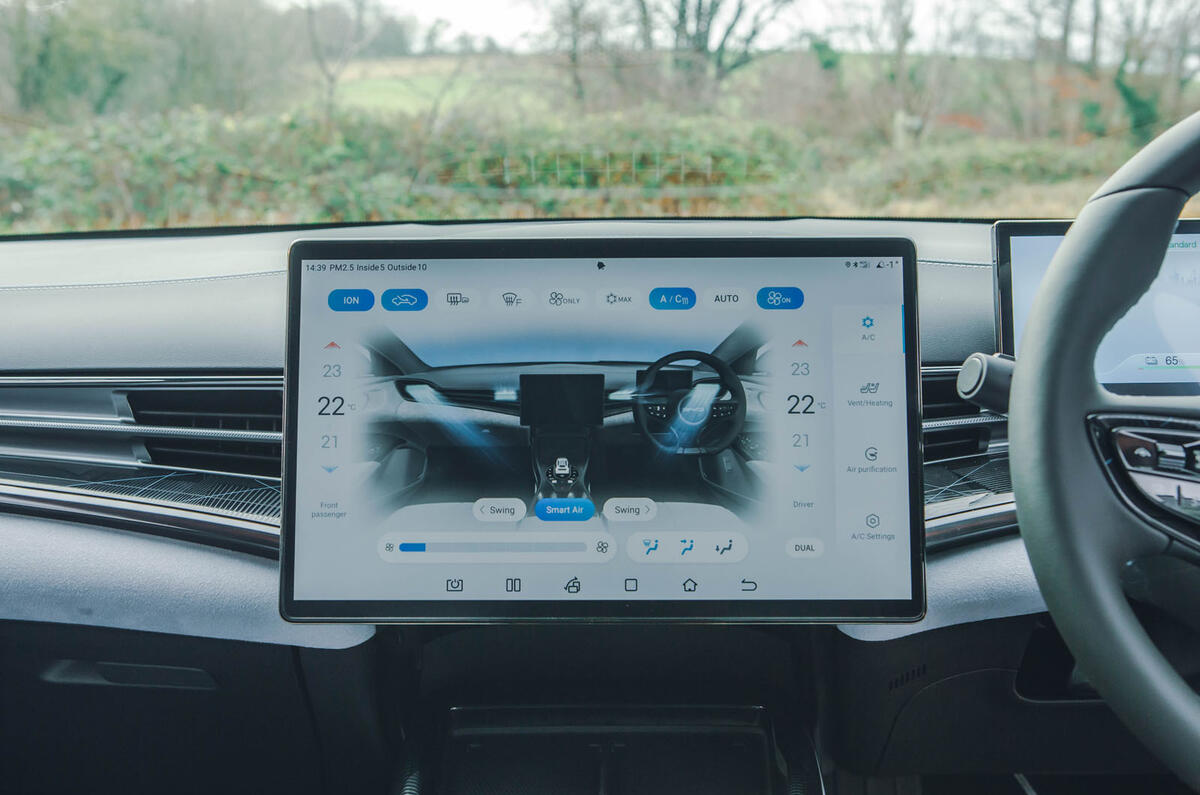 byd seal review 2024 12 infotainment