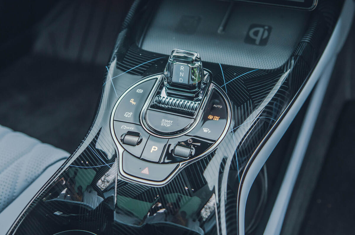 byd seal review 2024 14 centre console