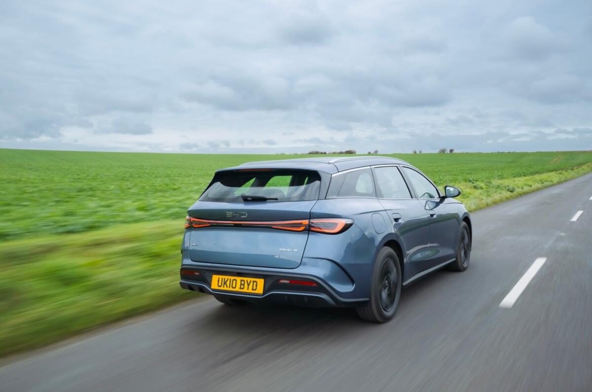 BYD SEAL 6 Touring  003