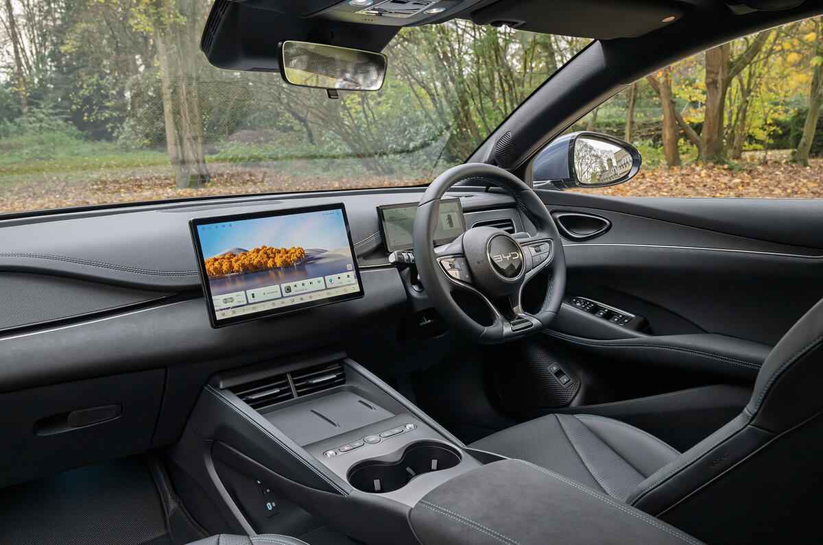 BYD SEAL 6 Touring interior