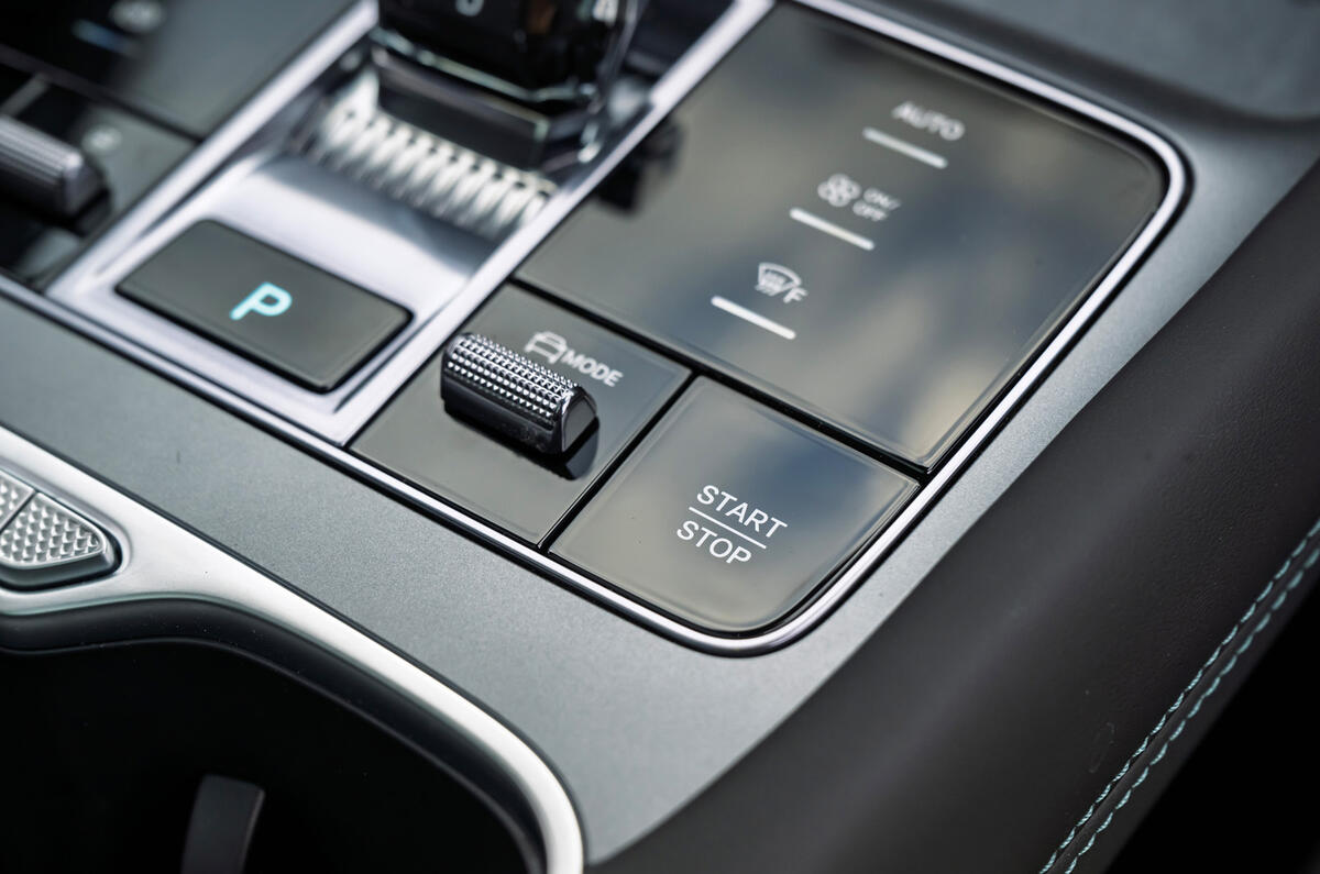 BYD Sealion 7 centre console BYD Sealion 7 centre console