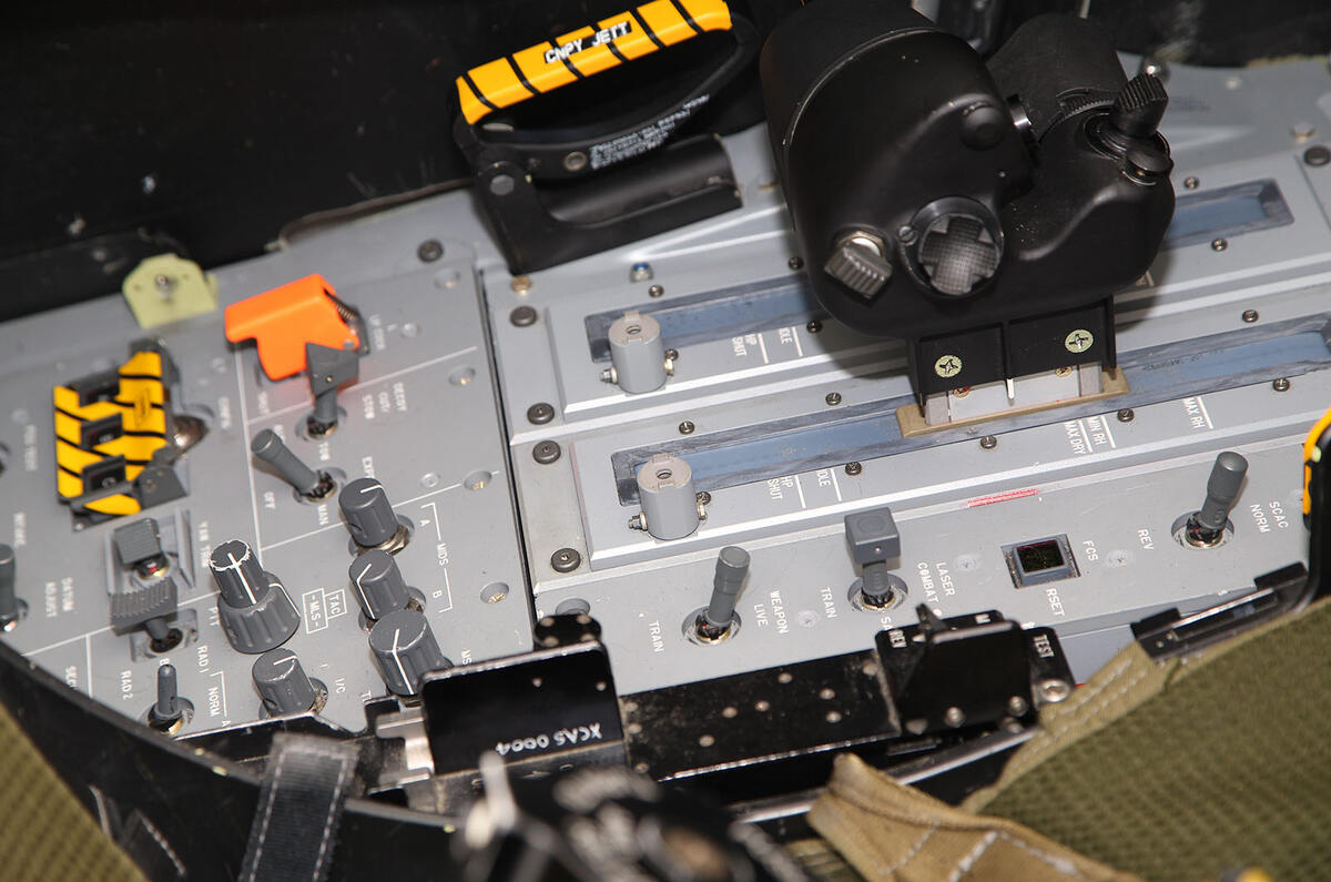 Cockpit comparison - Jaguar F-type versus Eurofighter Typhoon