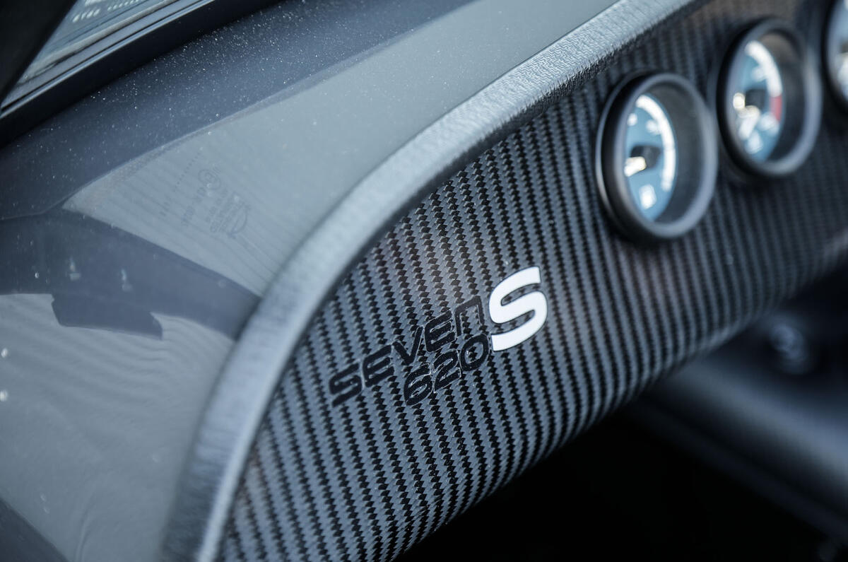 Caterham 620S badging