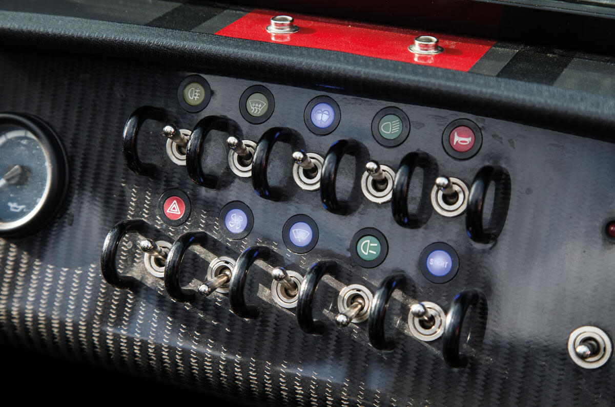 Carbonfibre styled Caterham 620S dashboard