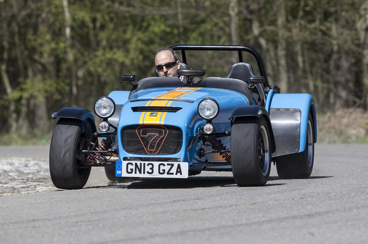 Caterham 620R vs. Caterham 160 - battle of the Sevens