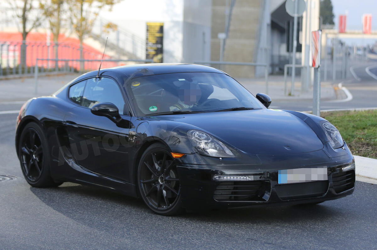 Facelifted Porsche Cayman spotted Facelifted Porsche Cayman spotted