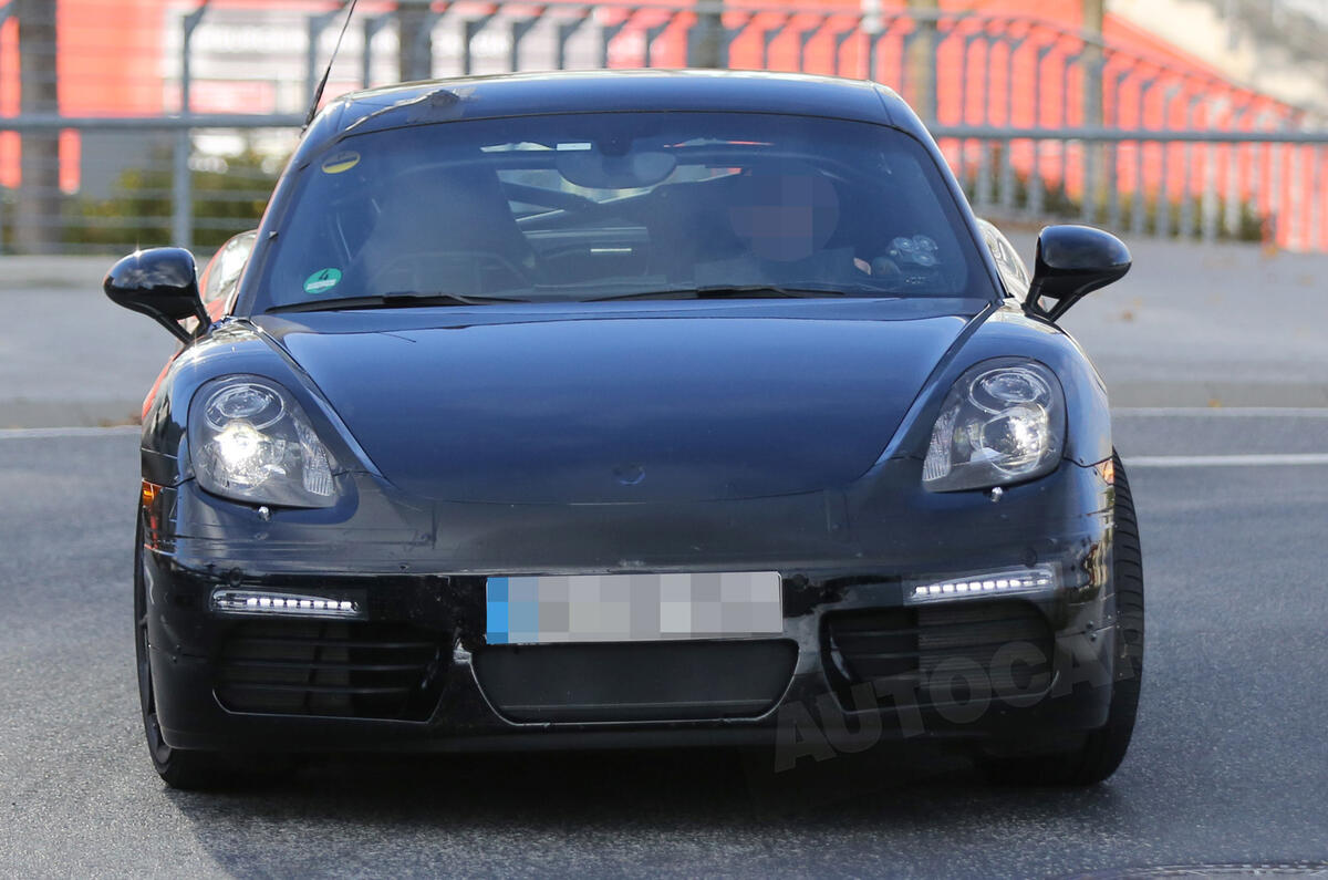 Facelifted Porsche Cayman spotted Facelifted Porsche Cayman spotted