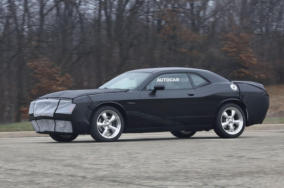 2015 Dodge Challenger spotted testing