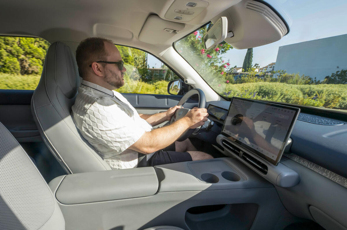 Charlie Martin au volant de la Leapmotor B03X