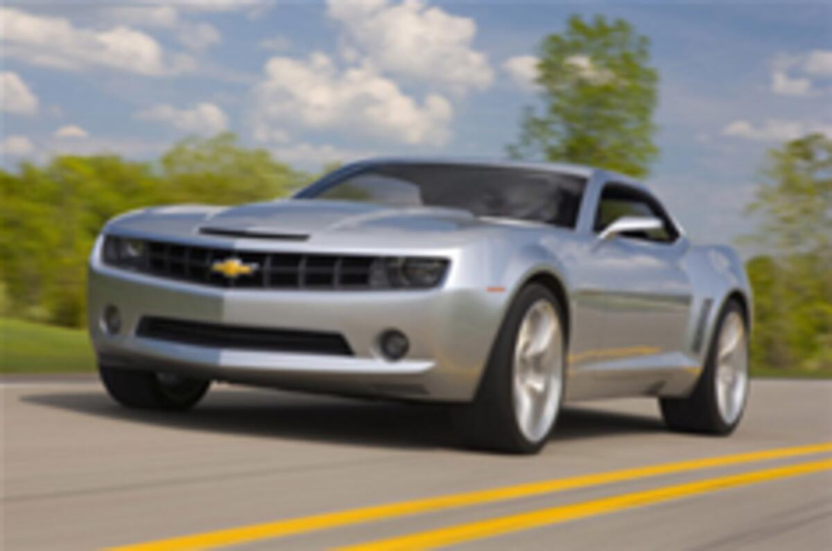 Rear-wheel-driven in opposite directions
