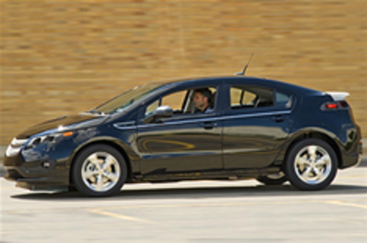 GM to sell Volt on eBay