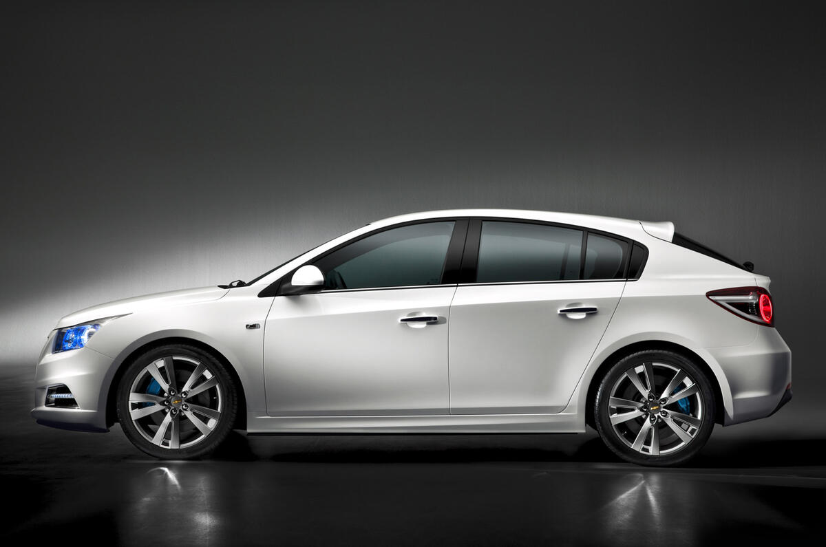 Paris motor show: Chevrolet Cruze hatch