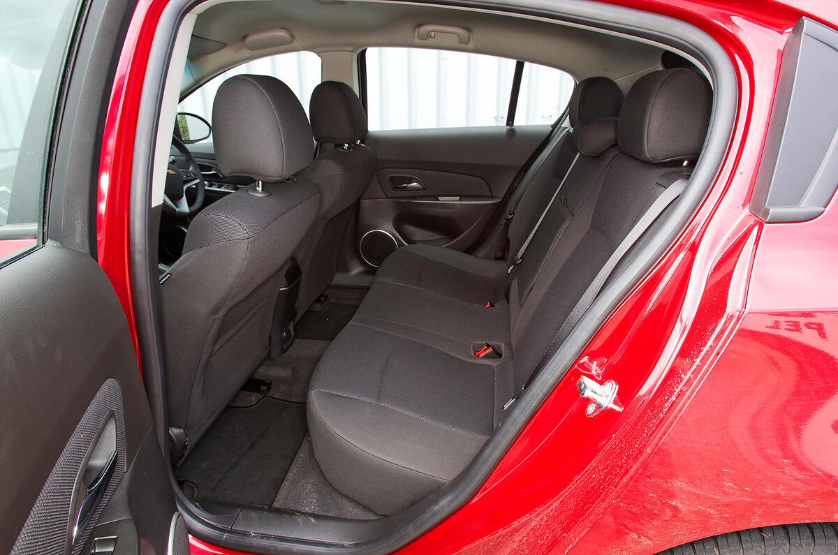 Chevrolet Cruze rear seats