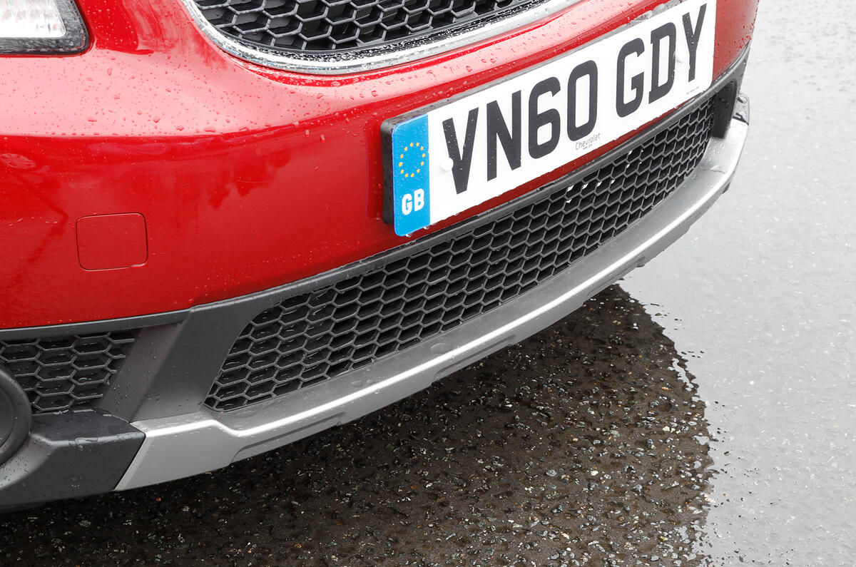 The black lower panels give the Orlando a slightly rugged look that's effective Rugged-looking Chevrolet Orlando