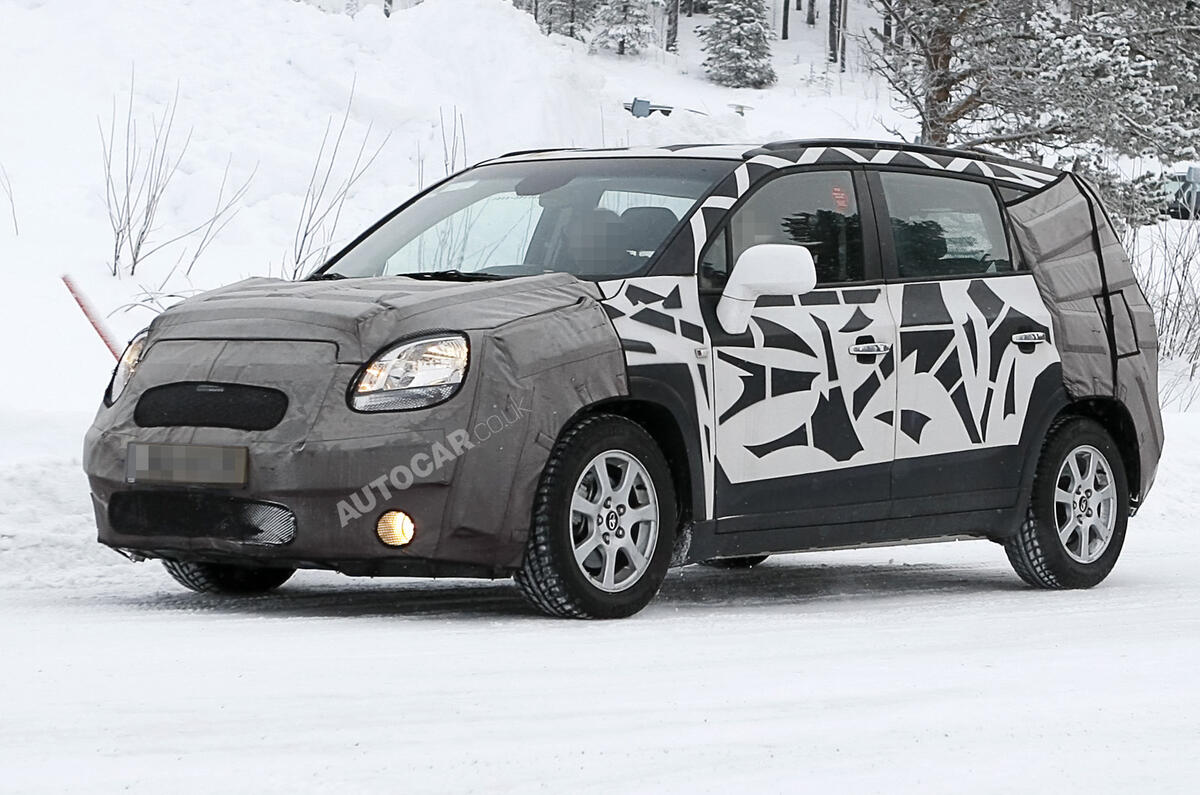 Chevrolet Orlando spied