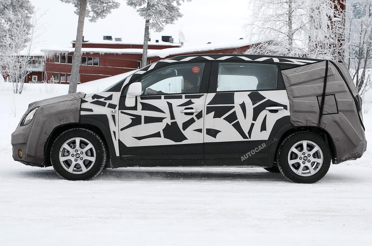 no title Chevrolet Orlando spied