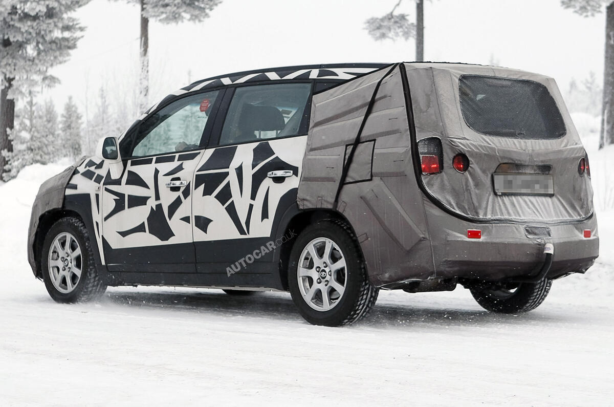 no title Chevrolet Orlando spied