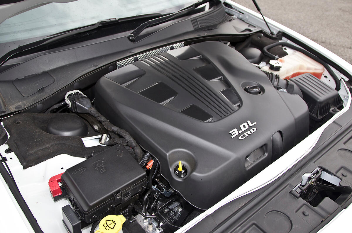 3.0-litre V6 Chrysler 300C engine