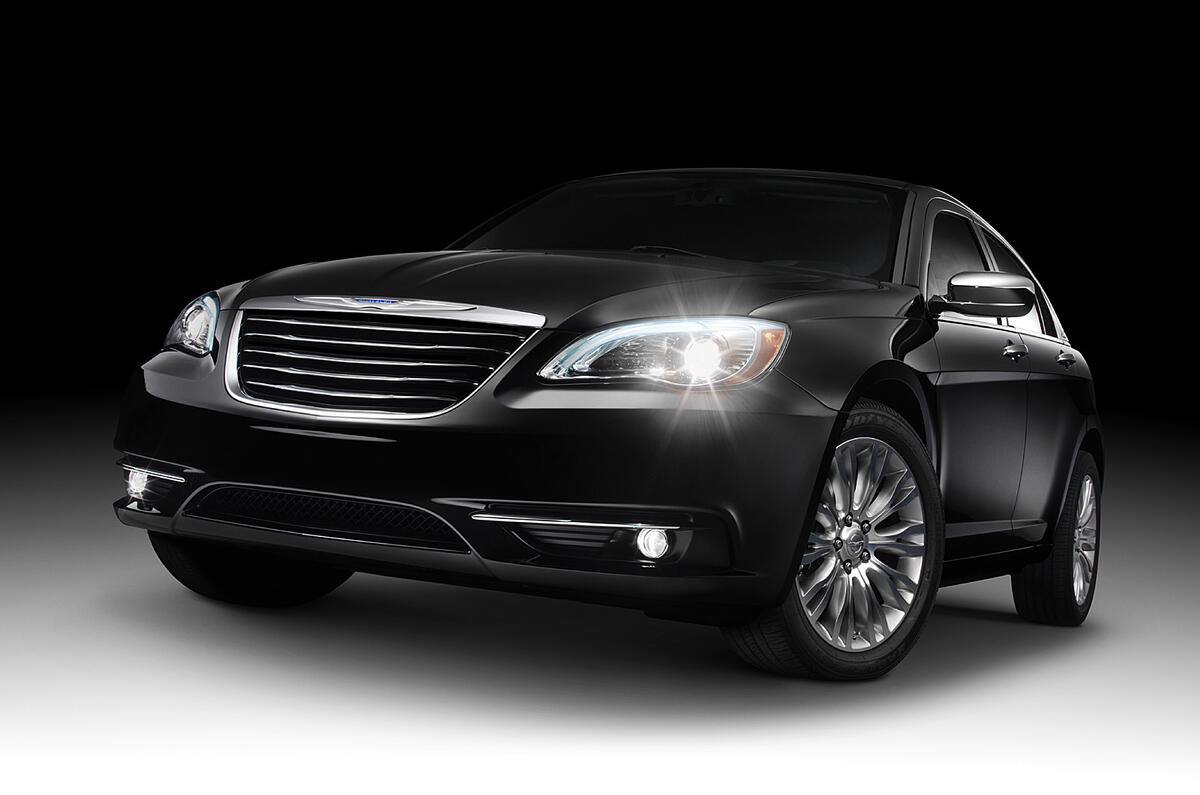 LA motor show: Chrysler 200